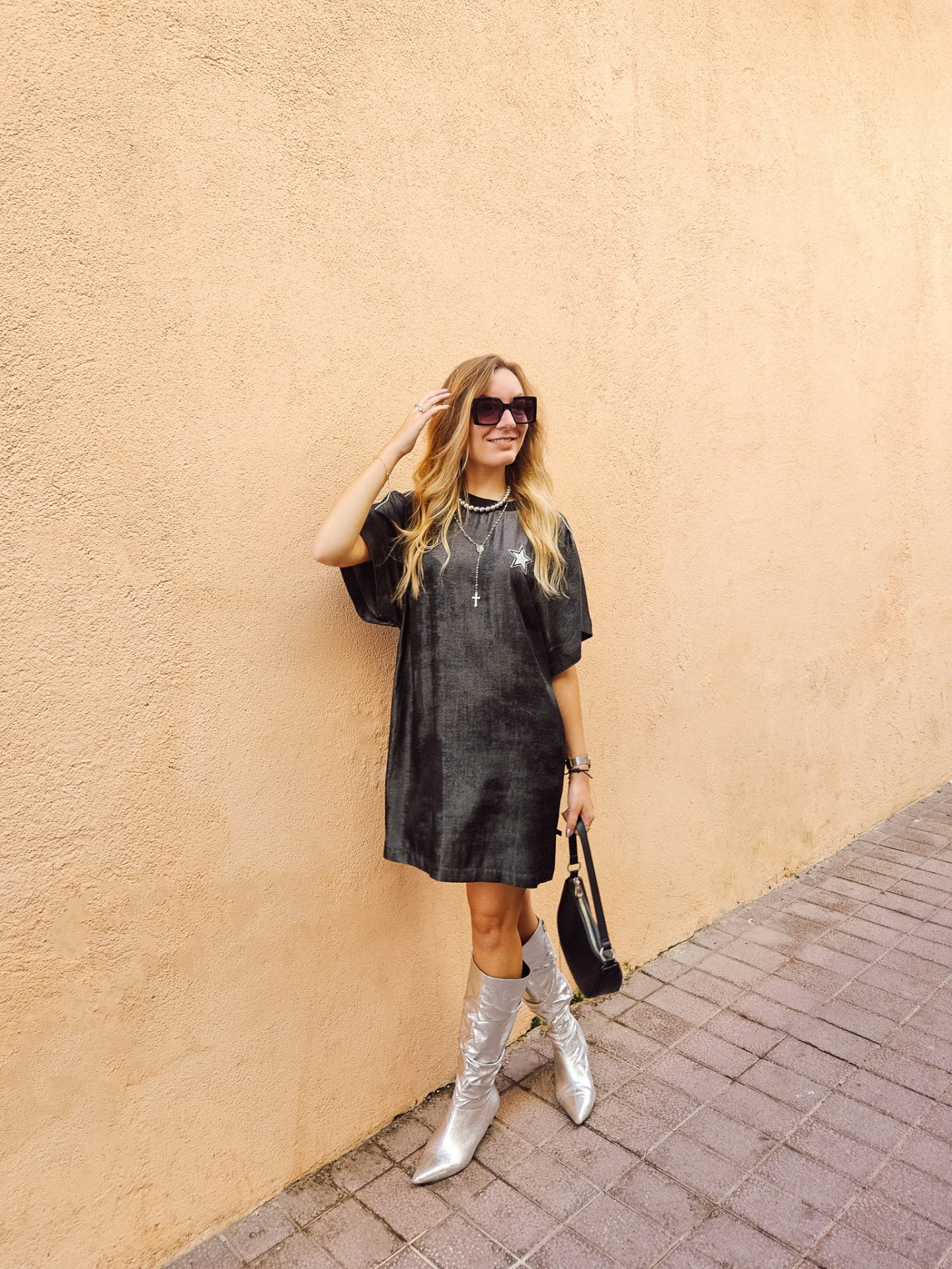 Hazel T-shirt Dress Black - Afbeelding 6